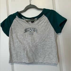 Justify Raglan Cropped “aspen” “1998” Short Sleeve Tee